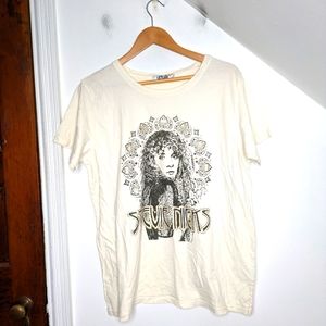 LETLUV Ivory Stevie Nicks Bohemian Retro Graphic Band Tee NEW Size L